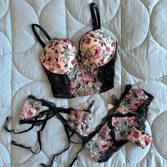 Victoria's Secret Other - Victoria’s Secret Floral Lace Lingerie Set